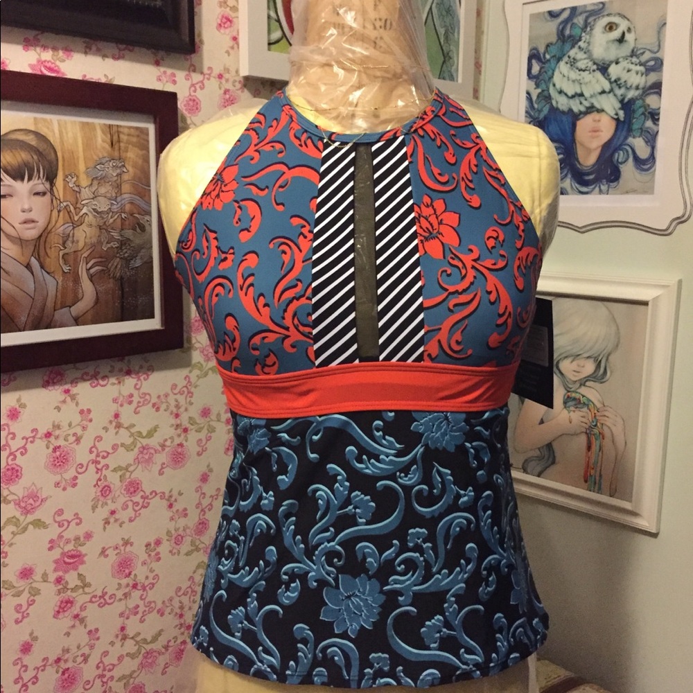 MAZU Swim brand swimsuit Top NWT sz10